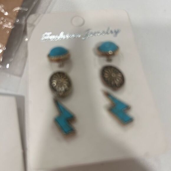 Earring bundle  - Picture 3 of 4